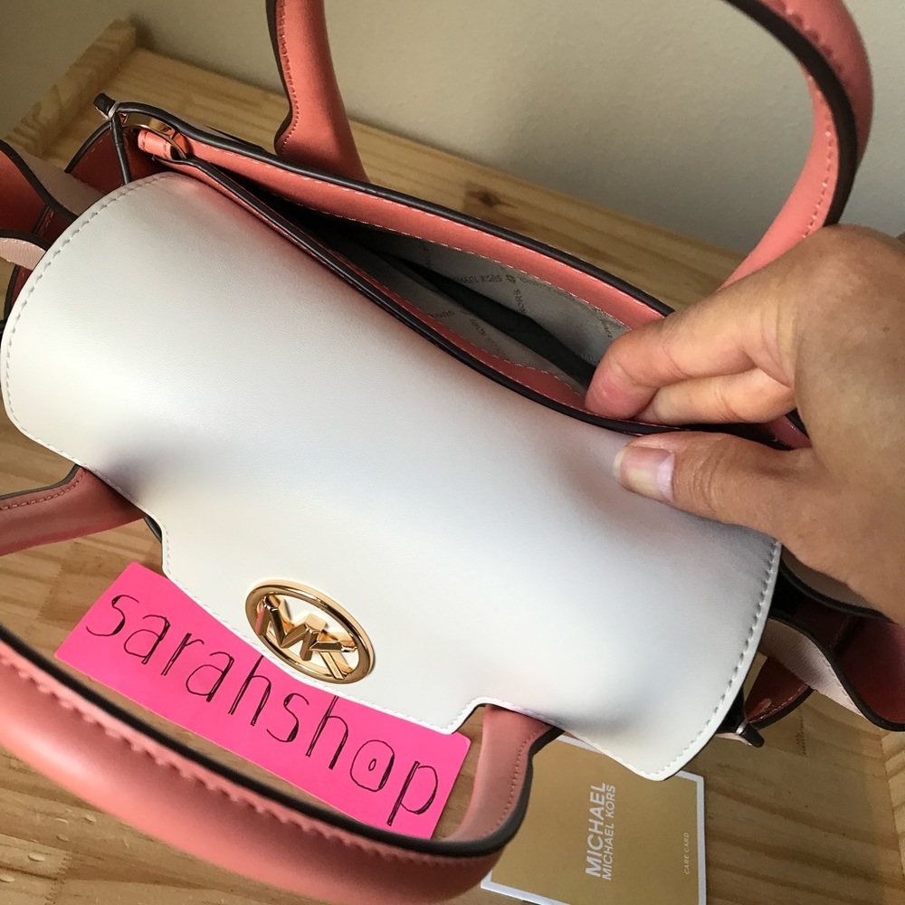 🌼Michael Kors Purse - Picture 10 of 13